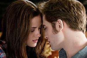 Kristen Stewart and Robert Pattinson in Eclipse